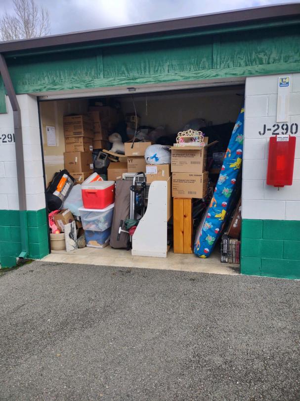 Storage Unit Auction in Grants Pass, OR at UStore Self Storage Grants